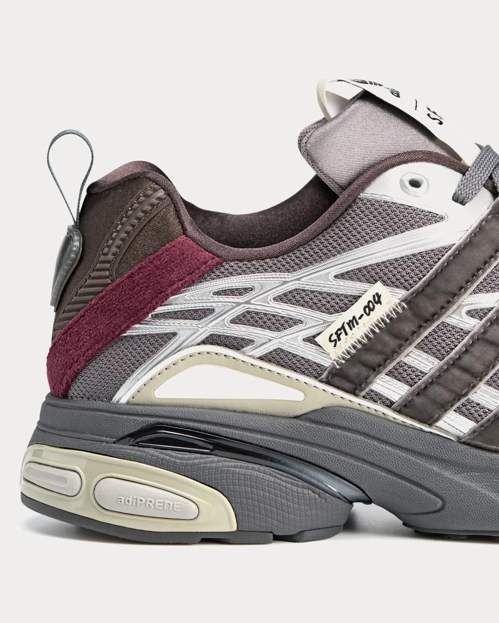 Adistar Cushion Taupe Met. / Granite / Silver Metallic Low Top Sneakers