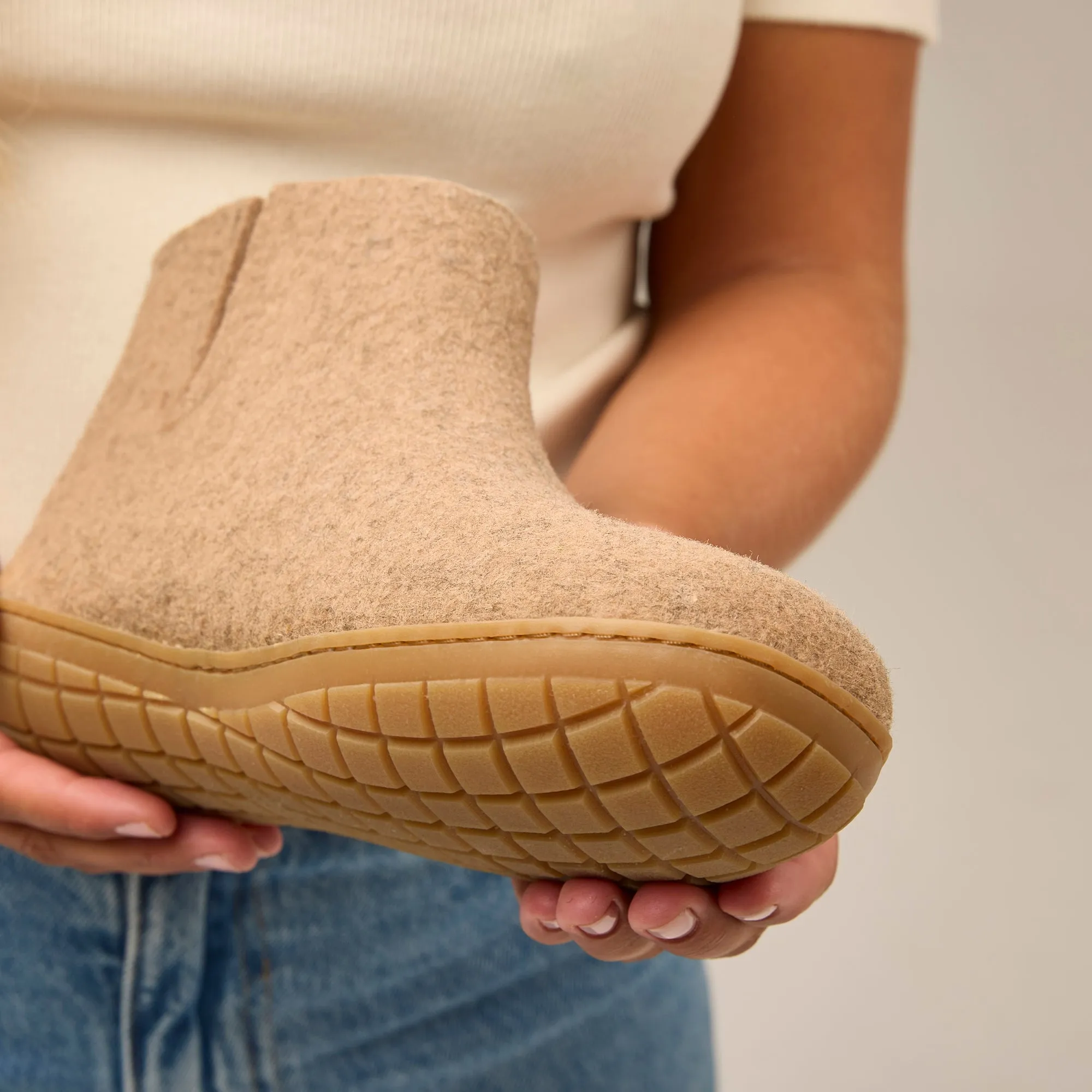 Boot with natural rubber sole - honey - Sand