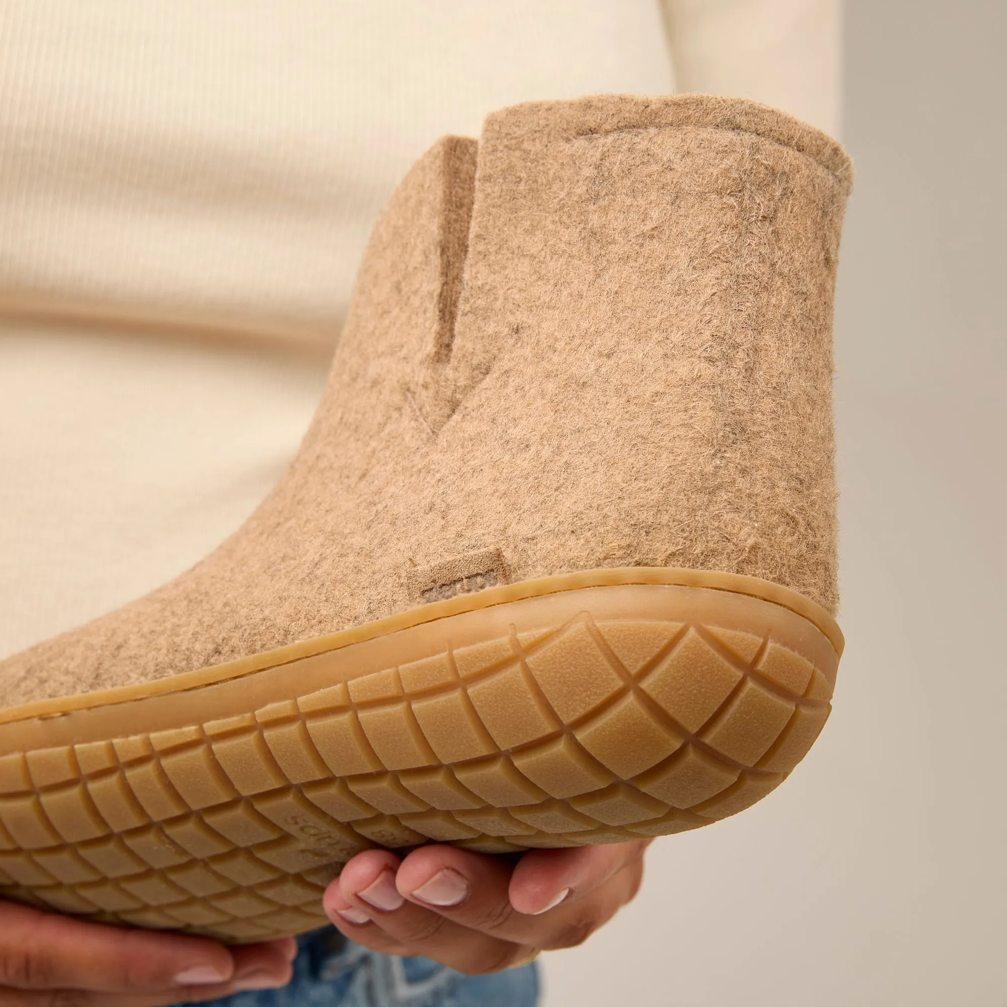 Boot with natural rubber sole - honey - Sand