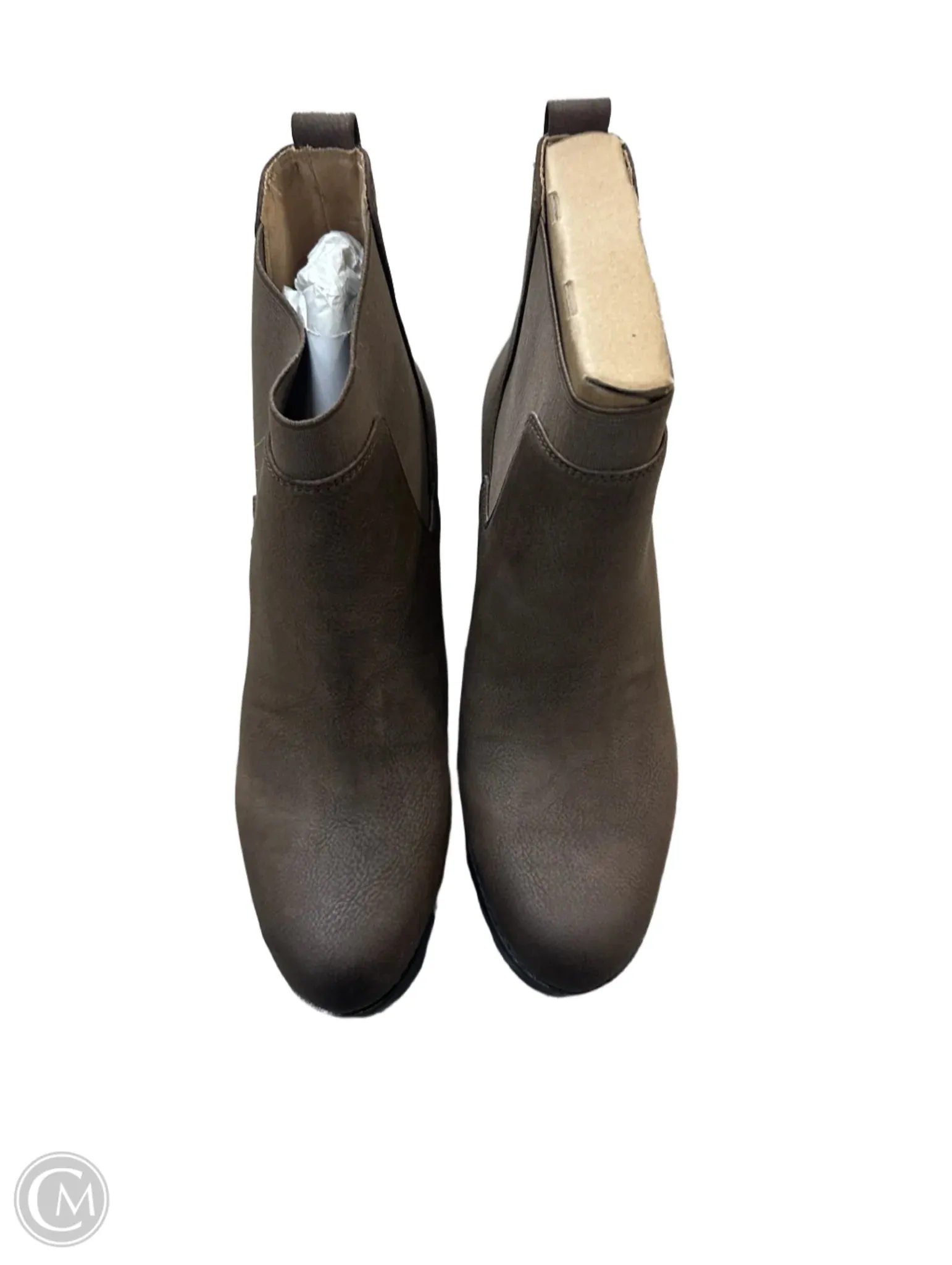 Boots Ankle Flats By Crown Vintage In Brown, Size: 9