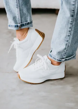 DV by Dolce Vita Bynx Sneakers
