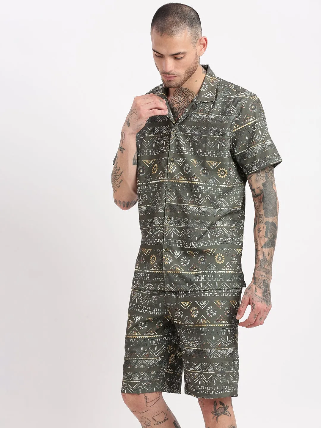 Men Geometric Print Cuban Collar Olive Co Ords Set