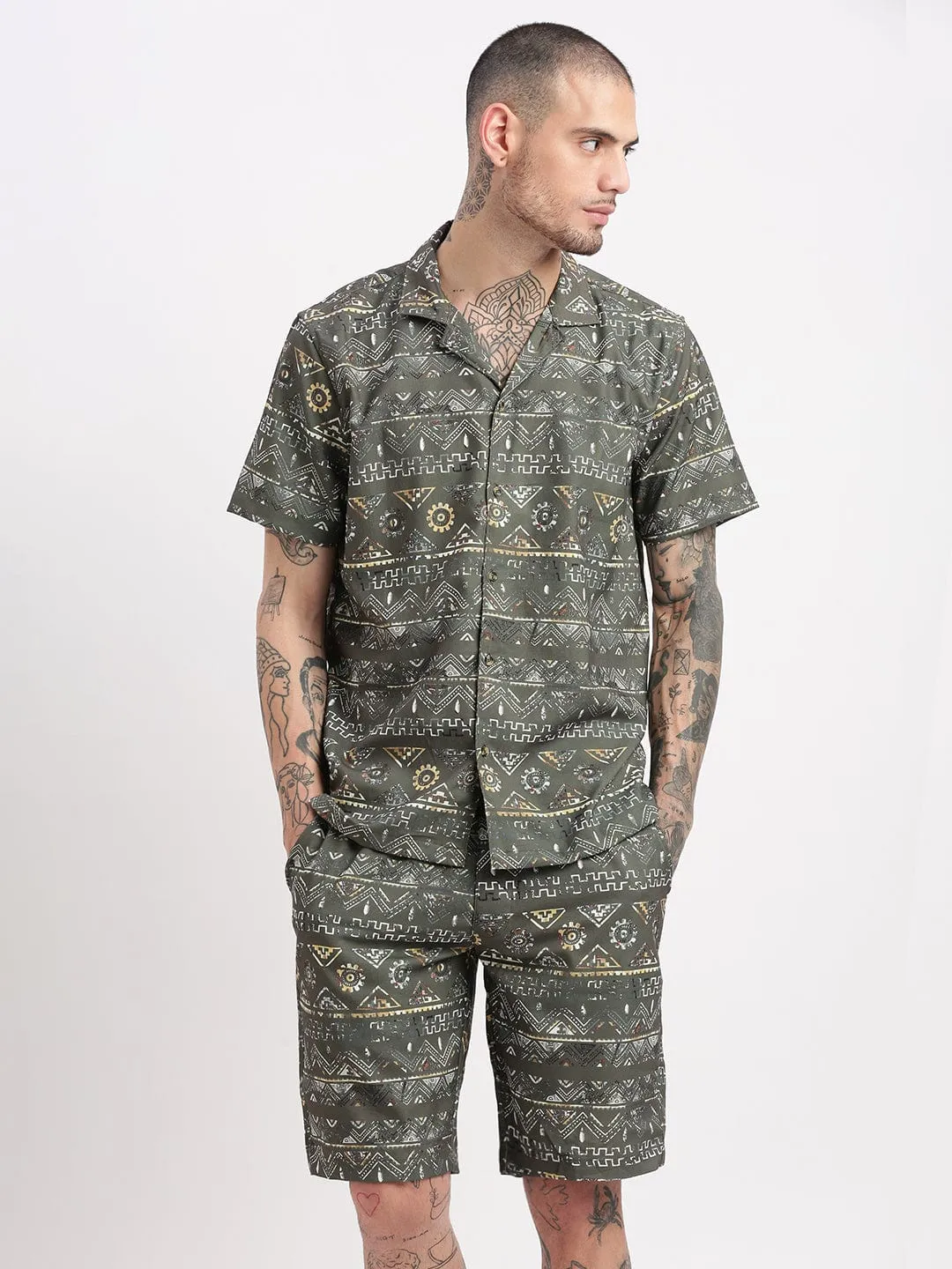 Men Geometric Print Cuban Collar Olive Co Ords Set