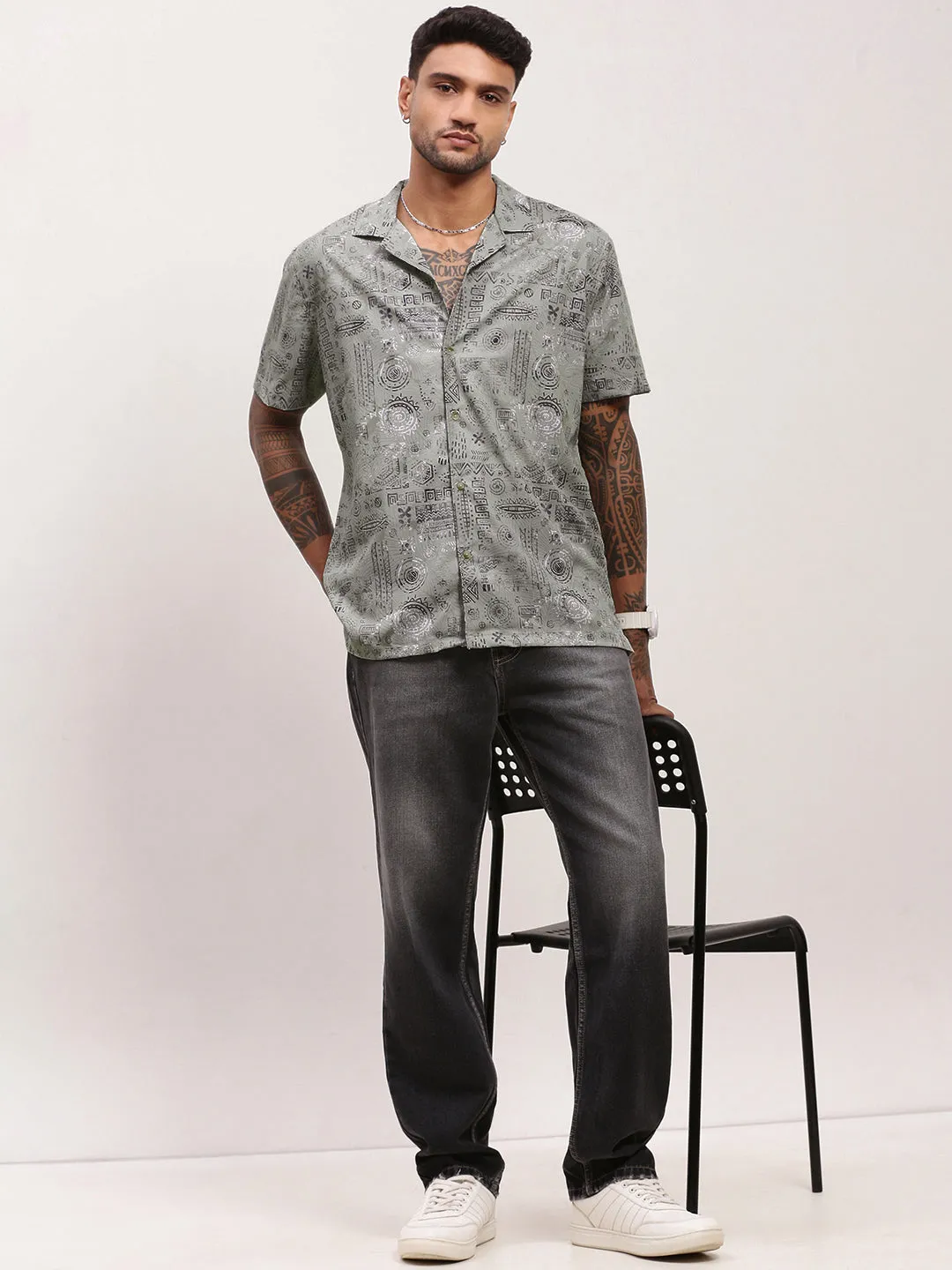 Men Green Geometric Prints Cuban Collar Shirt