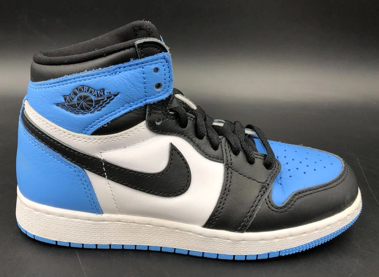 Nike Jordan 1 Retro High OG 'UNC Toe' White/Blue/Black Sneakers - Size 4Y ( COA)