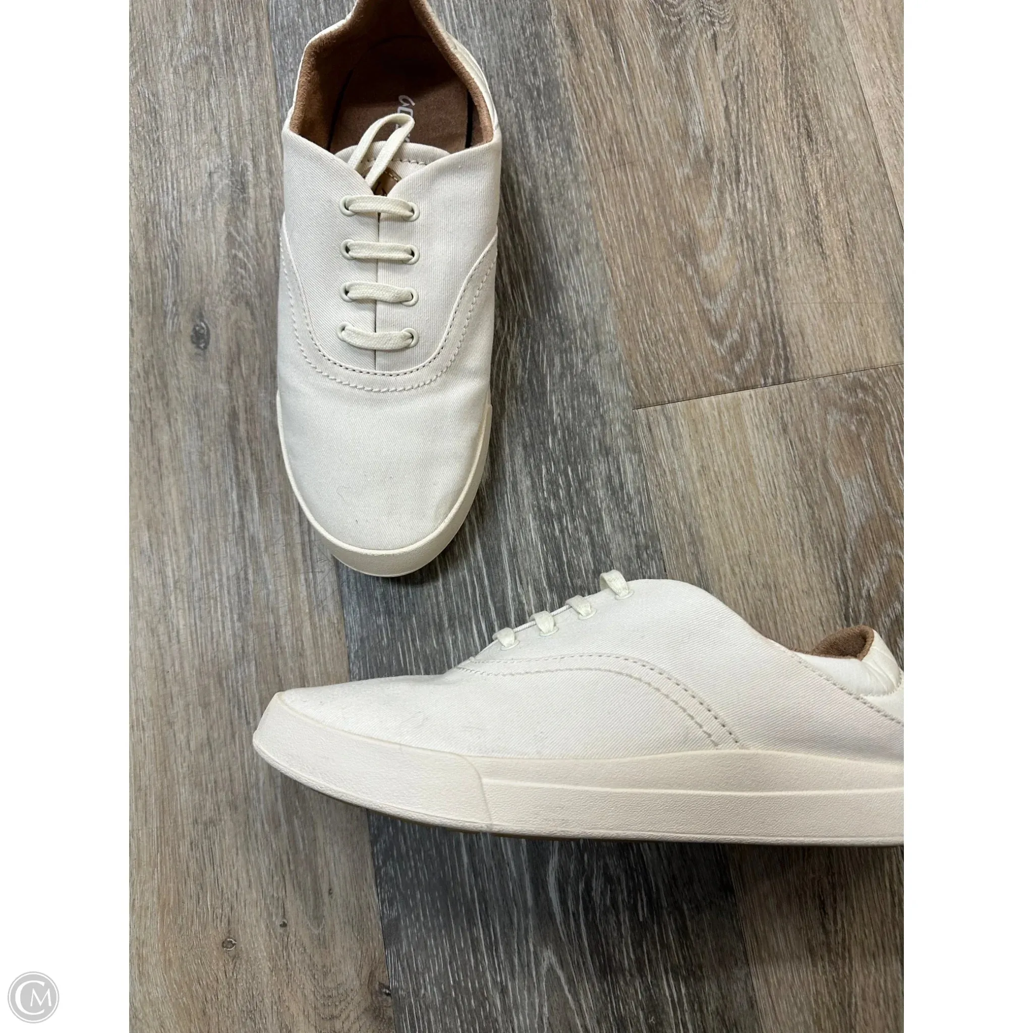 Shoes Flats By Olukai In Cream, Size: 8.5