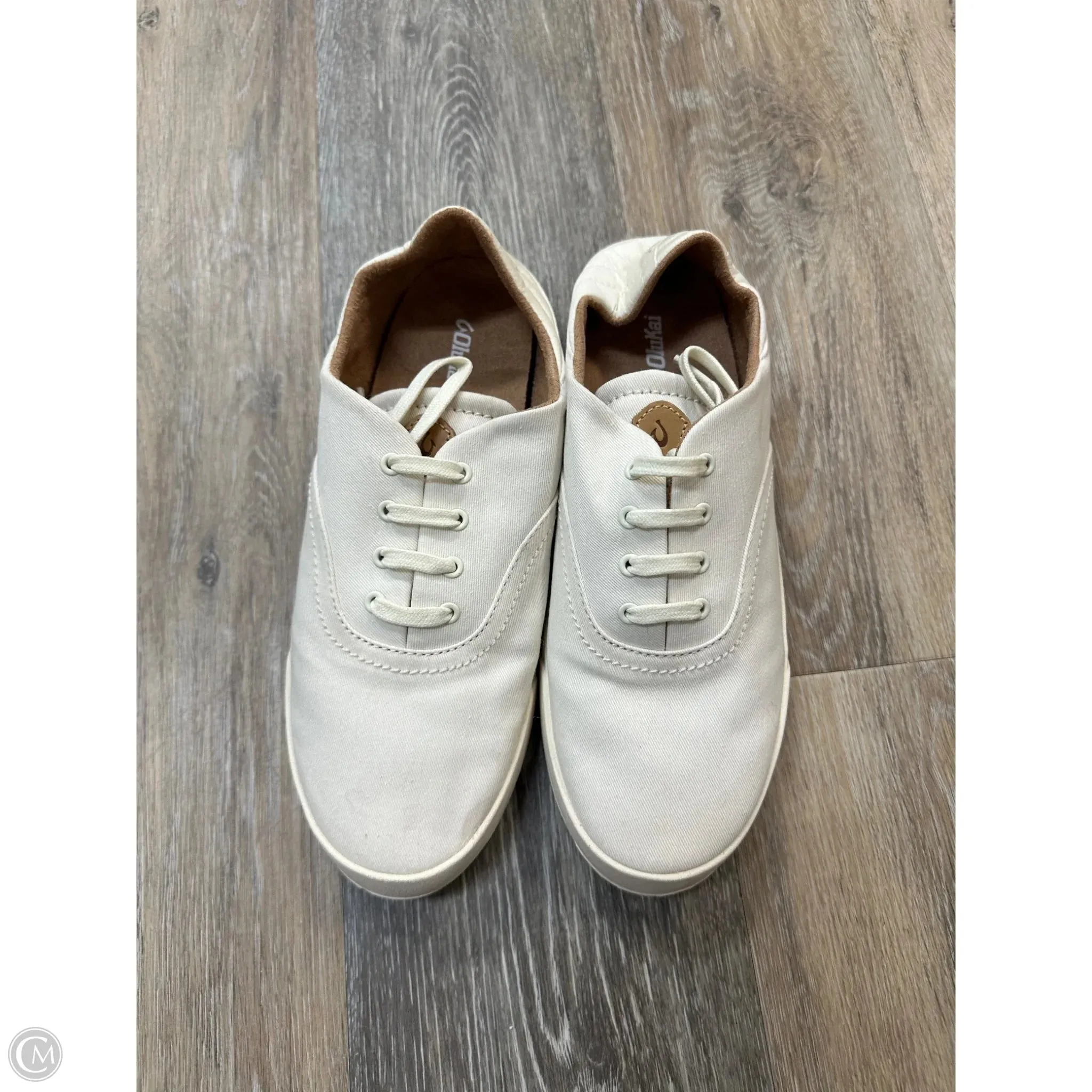 Shoes Flats By Olukai In Cream, Size: 8.5